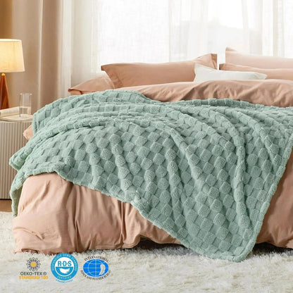 Ternet fleecetæppe til sofa og seng