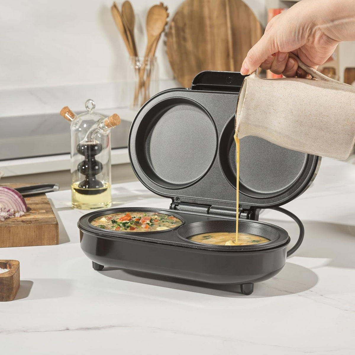 Elektrisk omeletmaskine med to non-stick-rum – 850 W – produktbillede 7