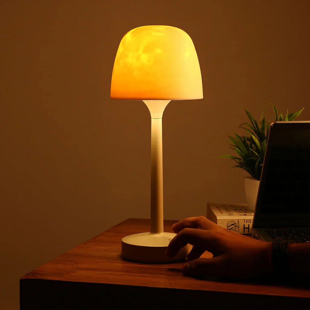 Trådløs LED-projektorlampe med 16 farvetilstande