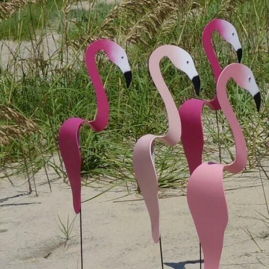 Håndlavet flamingo-vindviser i aluminium til haven