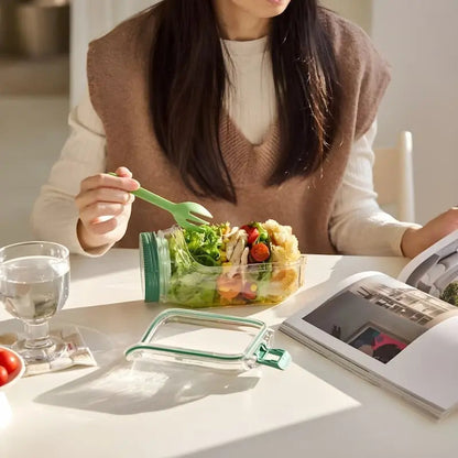 Salatbeholder i glas med sideåbning og tæt skruelåg