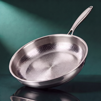 Håndhamret stegepande i titanium – 28 cm