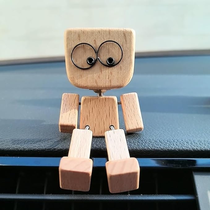 Træfigur med vippefunktion og udskiftelige ansigter