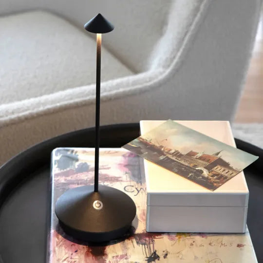 Trådløs LED-lampe med touchbetjening og dæmpning