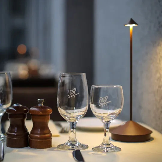 Trådløs LED-lampe med touchbetjening og dæmpning