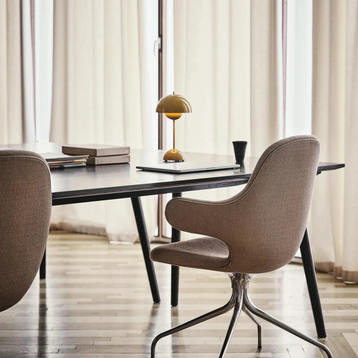 Trådløs LED-bordlampe i svampedesign med touchdæmper
