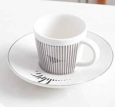 Porcelænsunderkop med guldstriber til kaffekop
