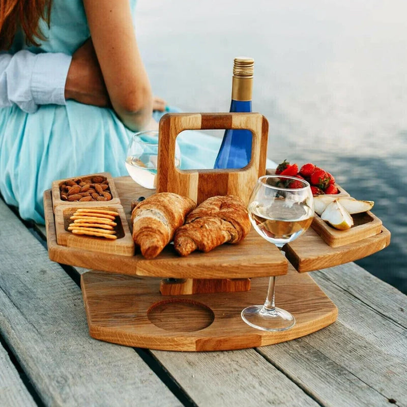 Bærbart picnicbord med plads til flaske, 2 glas og snacks
