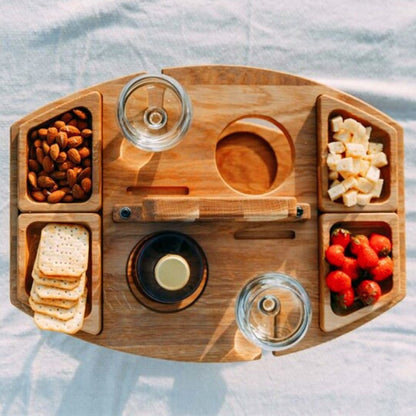 Bærbart picnicbord med plads til flaske, 2 glas og snacks