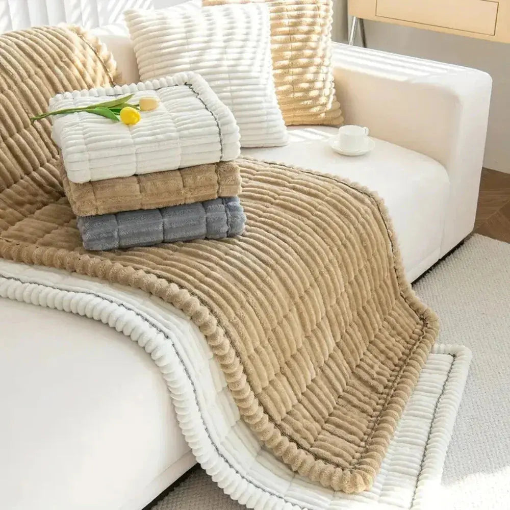 Elastisk sofabetræk i jacquard med flæsekant