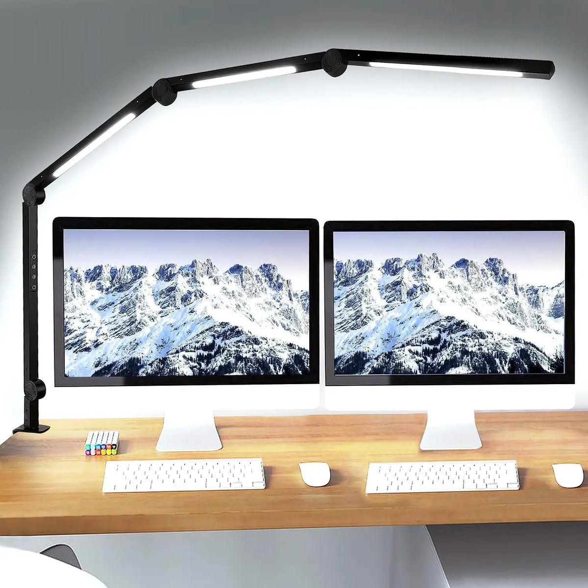 LED-skrivebordslampe med klemme og 4-delt arm