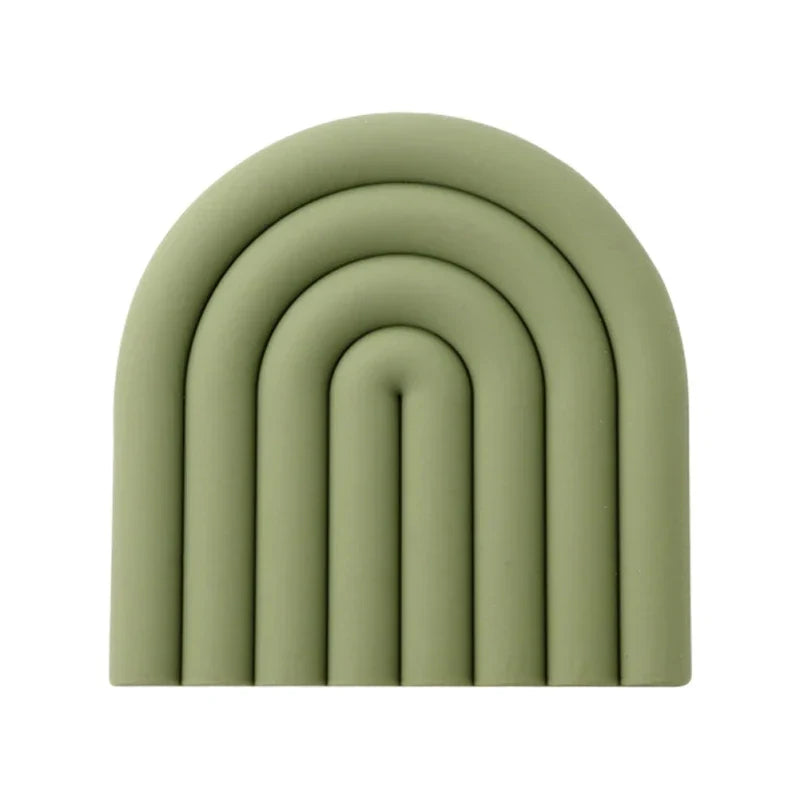 Regnbuefarvede bordskånere i silikone – 2 stk., 15 × 15 cm