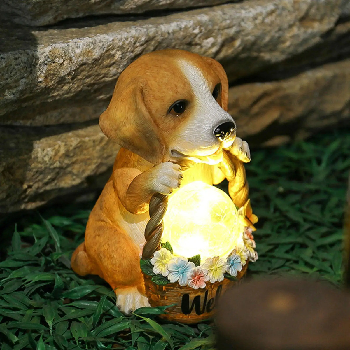 Solcellehund i harpiks med LED-lys til haven