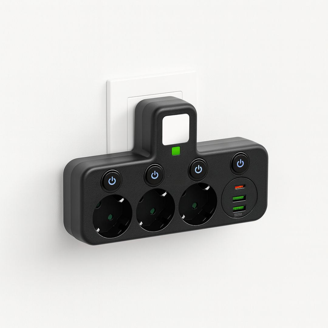 Stikdåse med 3 udtag, USB og overspændingsbeskyttelse