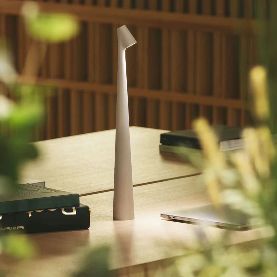 Trådløs LED-bordlampe med touchdæmper i 3 niveauer