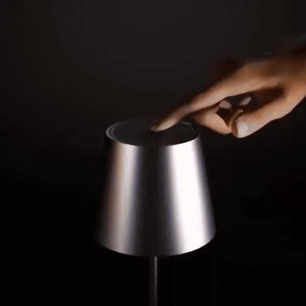 Minimalistisk bordlampe med dæmpbart LED-lys