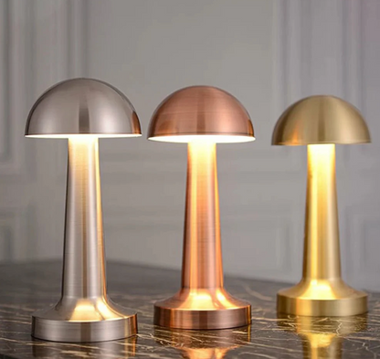 Svampeformet bordlampe med touchbetjening og 3 lysfarver