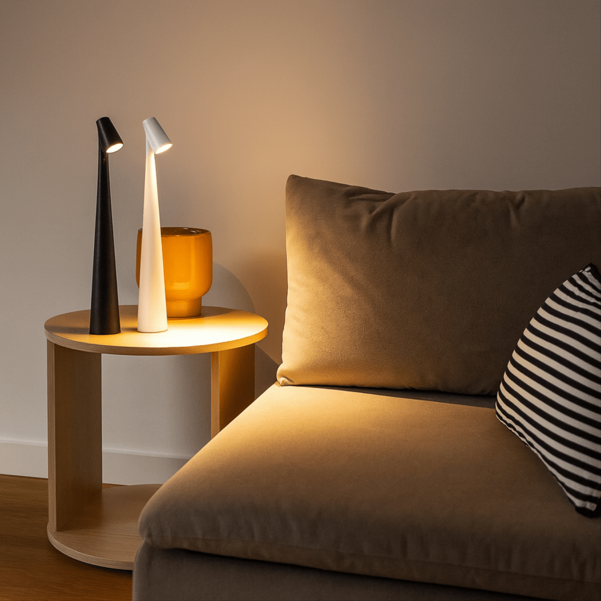 Trådløs LED-bordlampe med dæmpbart varmt hvidt lys