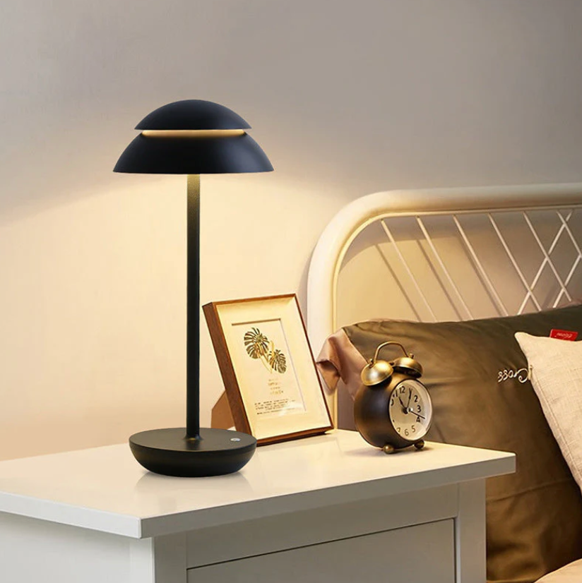 Svampeformet bordlampe med touchdæmper