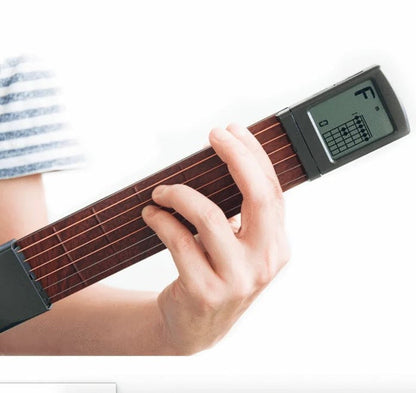 Lommeguitar til øvelse af akkorder