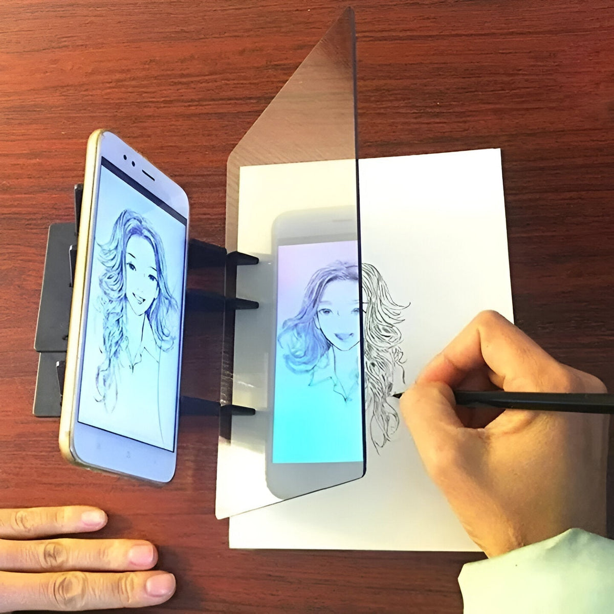 Tegnereflektor til projicering af motiver fra smartphone