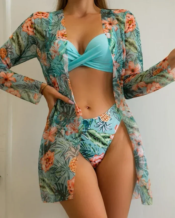 Bikinisæt med strandkimono
