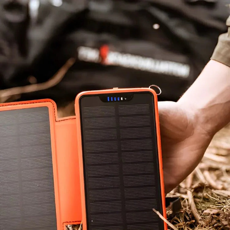 Solcelledrevet powerbank til udendørs opladning