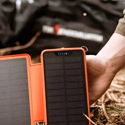 Solcelledrevet powerbank til udendørs opladning