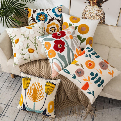 Pudebetræk i bomuldskanvas med broderede blomster – 45 × 45 cm