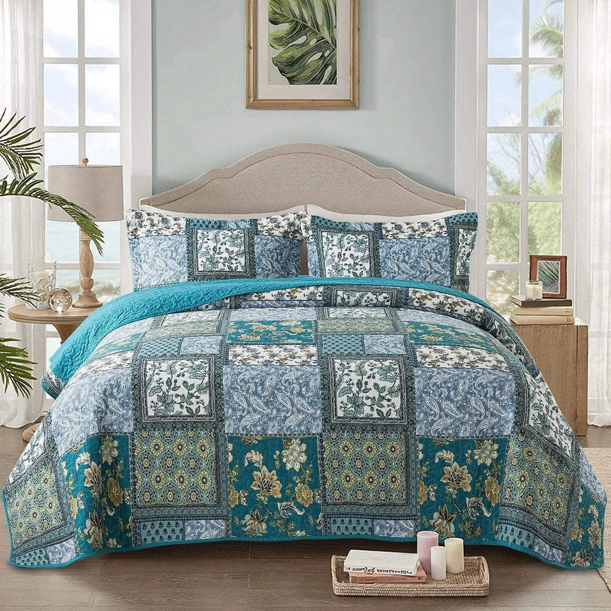 Vendbart sengetæppesæt med blomstret patchwork – 3 dele