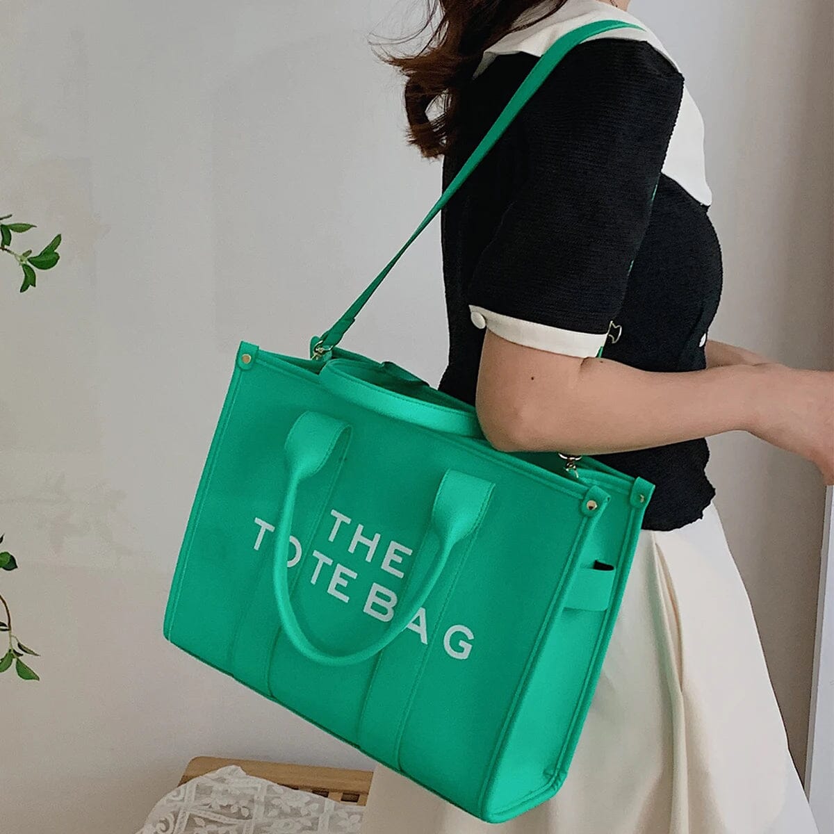 Rummelig totebag i vegansk læder til kvinder